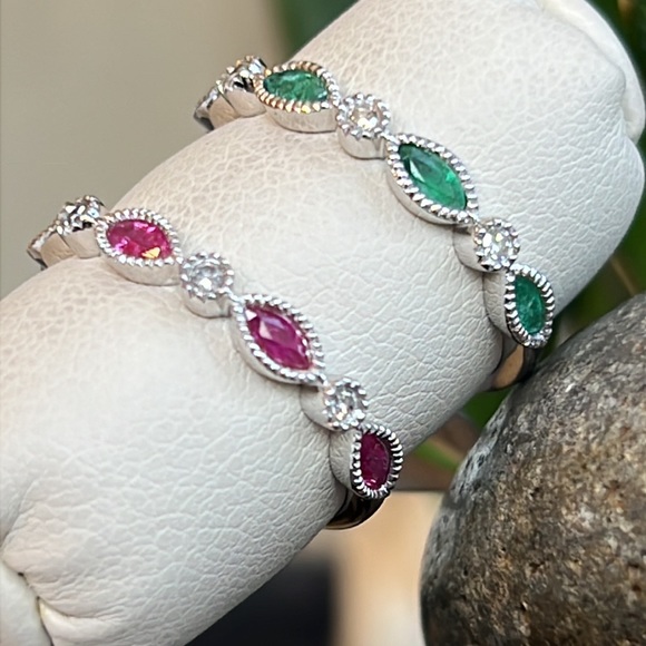 14k gold and diamond stacking rings - Picture 4 of 6